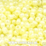 Rocailles 3mm (zachtgeel glans)