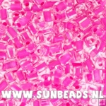 Rocailles 4mm vierkant (transparant met roze binnenkant)