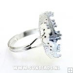 Metalen ring met geschulpt bakje (zilver)