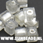 Glaskraal vierkant met silverfoil (wit)