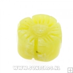 Halfedelsteen bloem 12mm (butter jade)