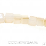 Facetkraal vierkant 4mm (beige AB)